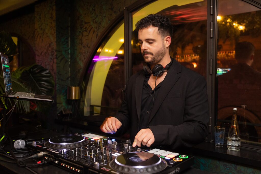 DeelightSound, groupe live de qualité disponible en booking via Zento Corp, Côte d'Azur