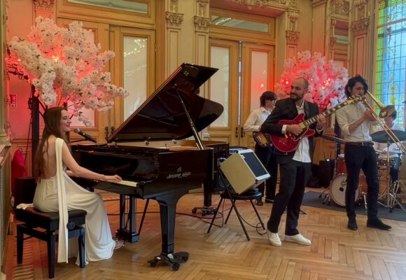 claire segalen cover expert en booking d'artistes et production evenementielle